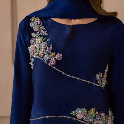 Noire Luxury Embroidered Lawn Suit – 3 Piece