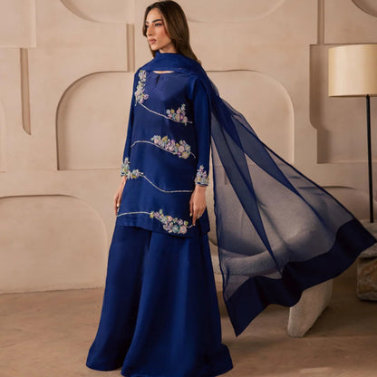 Noire Luxury Embroidered Lawn Suit – 3 Piece