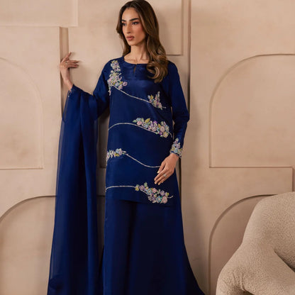 Noire Luxury Embroidered Lawn Suit – 3 Piece