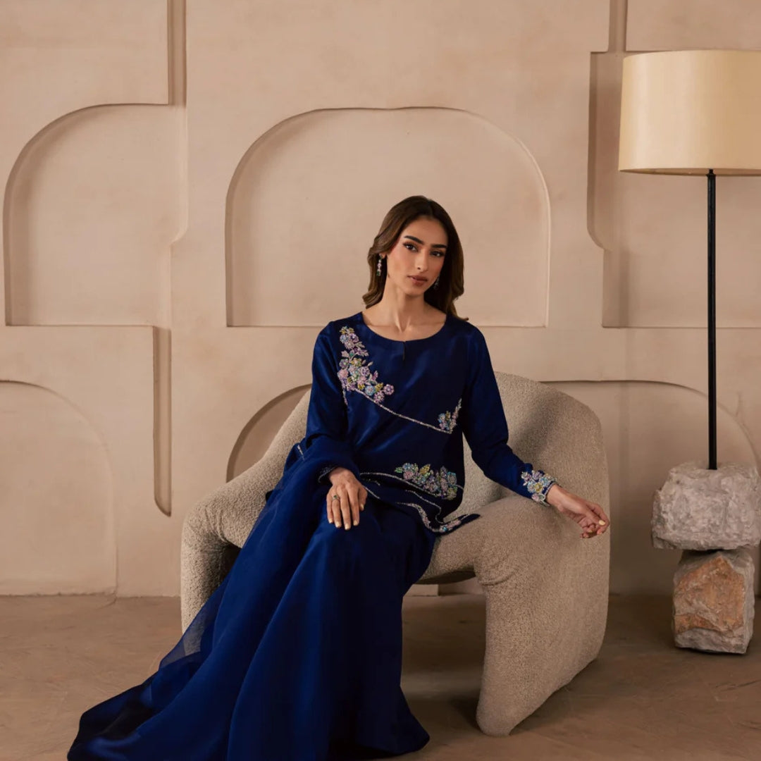 Noire Luxury Embroidered Lawn Suit – 3 Piece