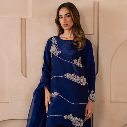 Noire Luxury Embroidered Lawn Suit – 3 Piece